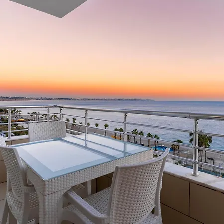 Heart Of The With Unique Views Of The Sea. Apartment